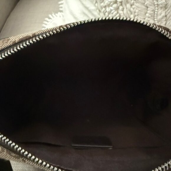 Gucci Beige and Brown Monogram Bag - Picture 14 of 16